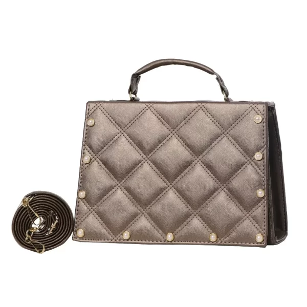 bolsas con detalles en perlas